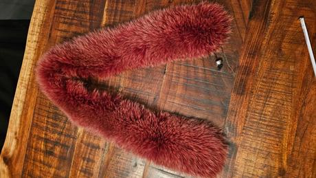 Kožušinový šál, golier na kabát alebo kapucňu, 