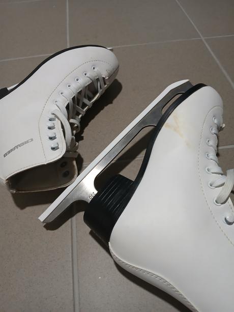 Korčule na ľad, crowned,37