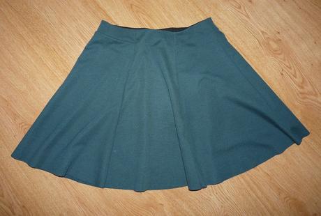 Tmavozelena do gumy, bershka,m