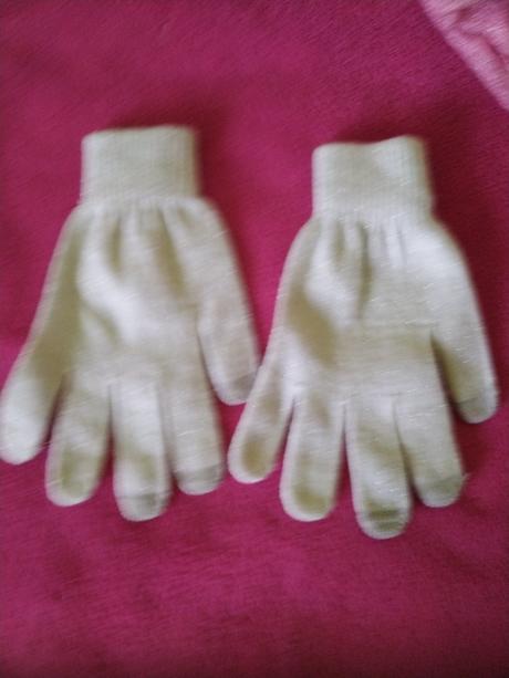 Rukavice so striebornou nitkou, l