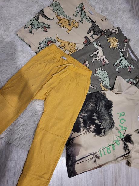 110/117 tricko lindex  s t-rexom, lindex,110 / 116