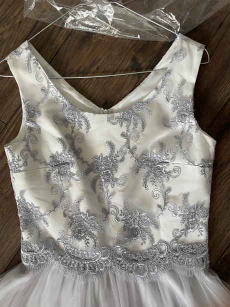 Spolocenske saty svadba krstiny, m