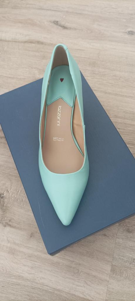 Tyrkysove lodicky, 36 / 37