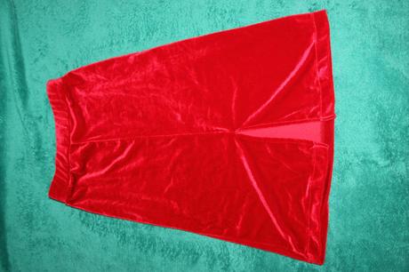 Vianocna zamatova  sukna, 104