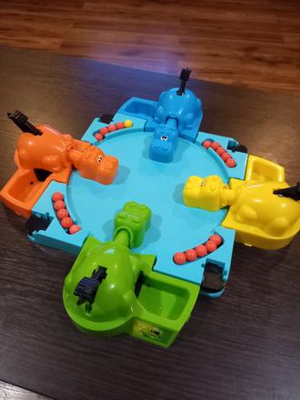 Spolocenska hra hrochy, 