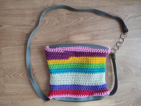 Háčkovaná kabelka, 