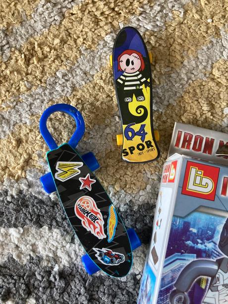 Iron man panáčik a skejty, 