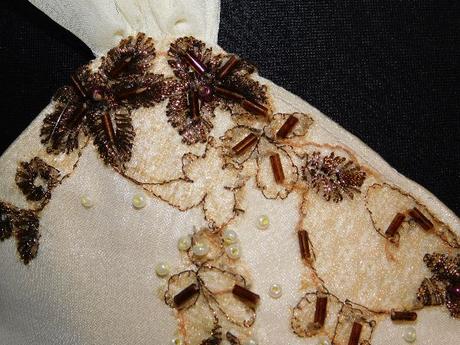 Velmi pekne spoločenske saty, 34