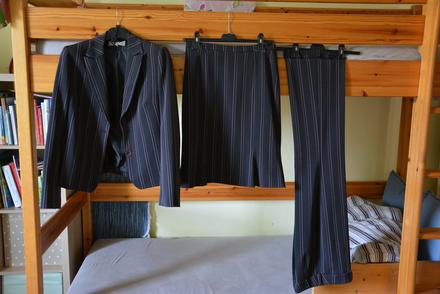 Kostym 1krát oblecene, 36