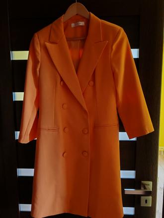 Oranžové šaty, 40