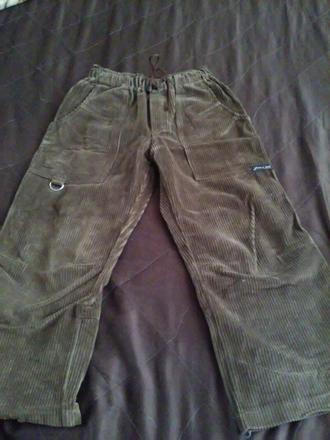 Menčestrové nohavice , 122