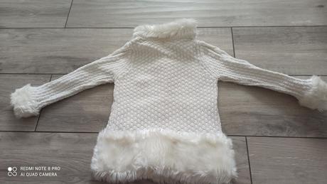 Krásny svetrík 104, 104