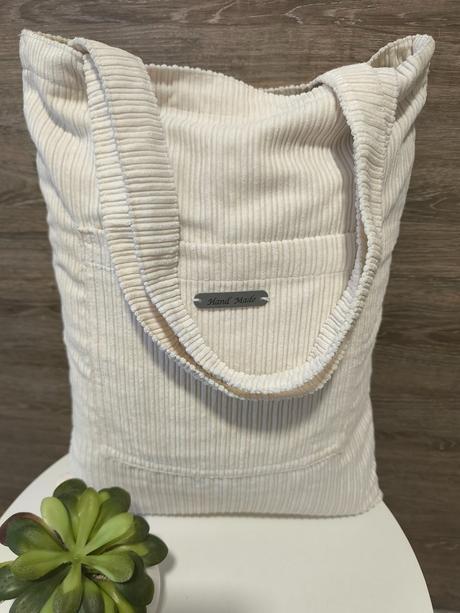 Menčestrová smotanová taška, 