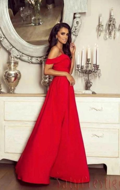 Krásne šaty emo, s