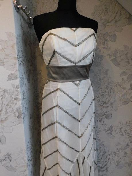 Luxusne slavnostne saty, 36