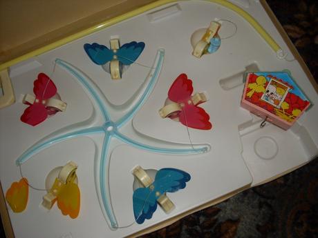 Retro kolotoč nad postielku,