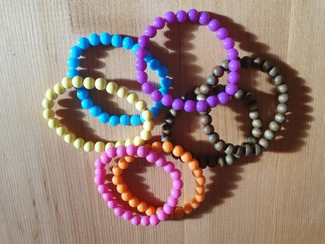 Farebné náramky 7ks, 