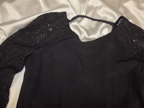 Kvalitné čierne šaty, s