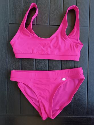 Dievčenské športové plavky, 122