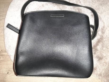 Kabelka reserved, reserved