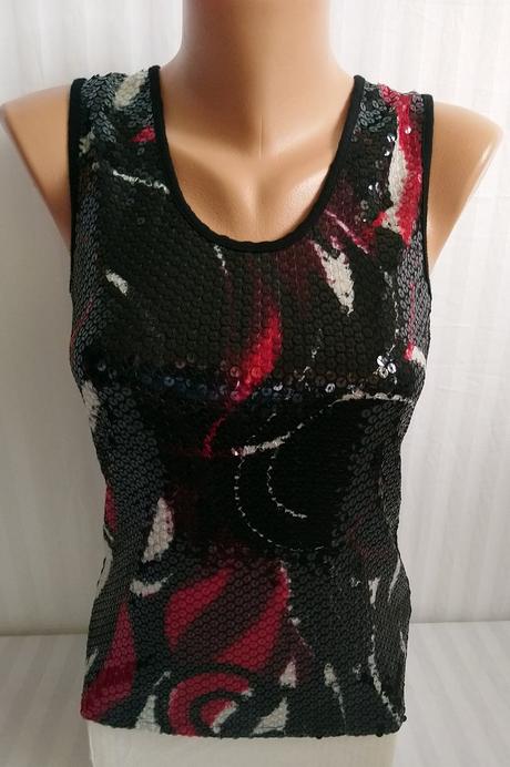 Elastický čierny top flitrový farebný motív vpredu, s