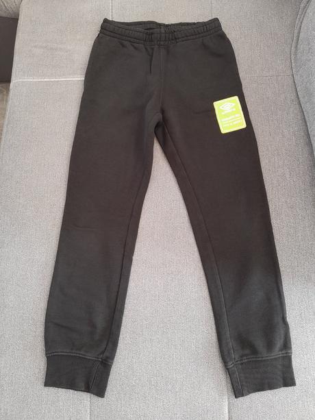 Tepláky vel.146, umbro,146