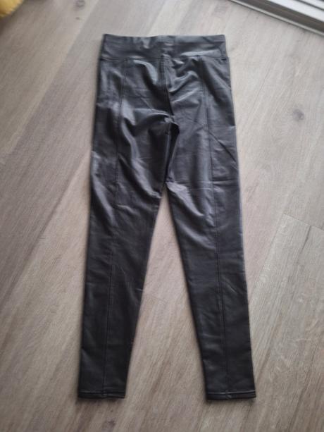 Koženkové nohavice, 38