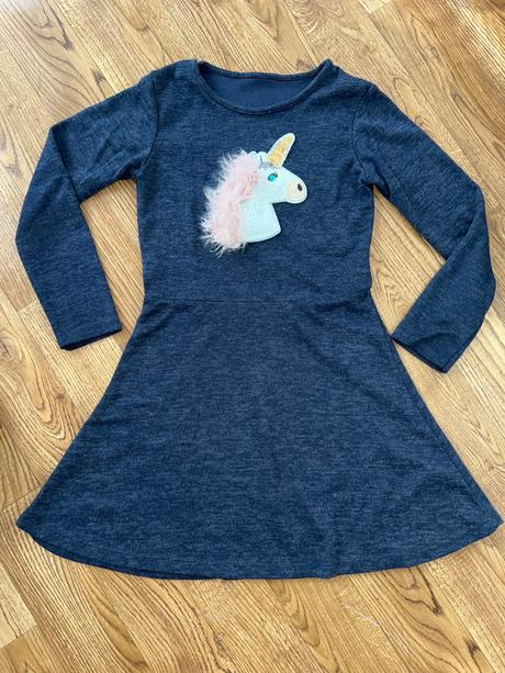 Šaty jednorožec, 152