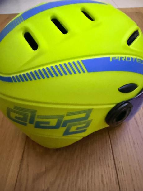 Lyžiarska prilba, etape,m