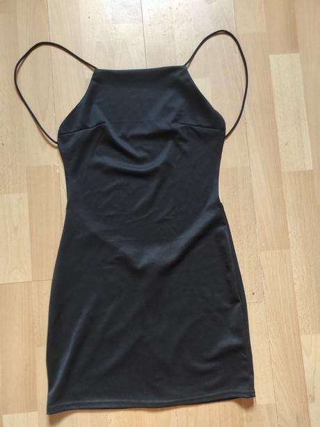 Mini šaty holý chrbát, s