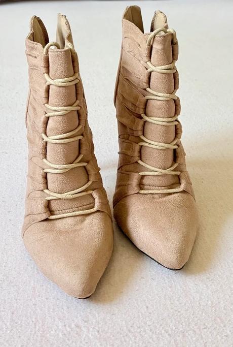 Členkové čižmy na opätku, 35