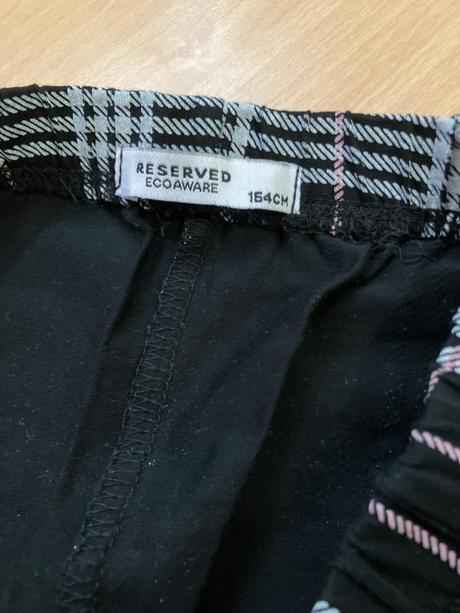 Leginy karovane, reserved,164