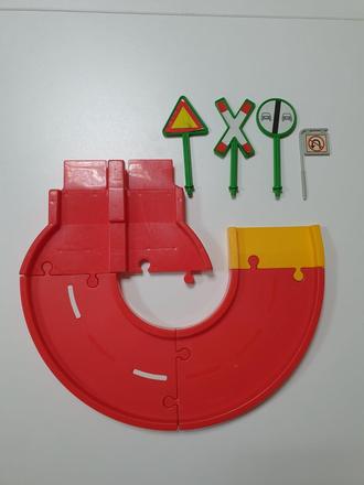 Autodráha s dopravnými značkami,