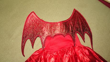 Kostymcek na halloween od george,