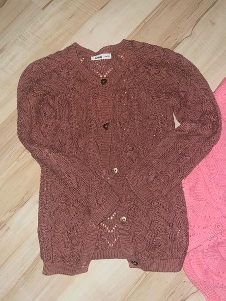 Dievčenské svetríky veľ.134, sinsay,134