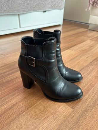 Kožené čižmičky, baťa,39