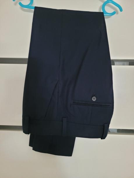 Oblek h&m vhodný na 1.sv.prijímanie, 140