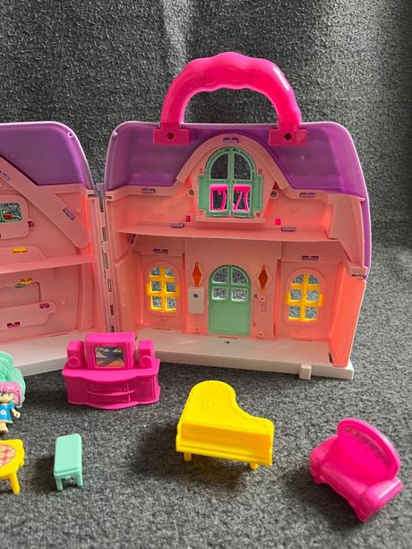 Domček s bábikami s príslušenstvom, 