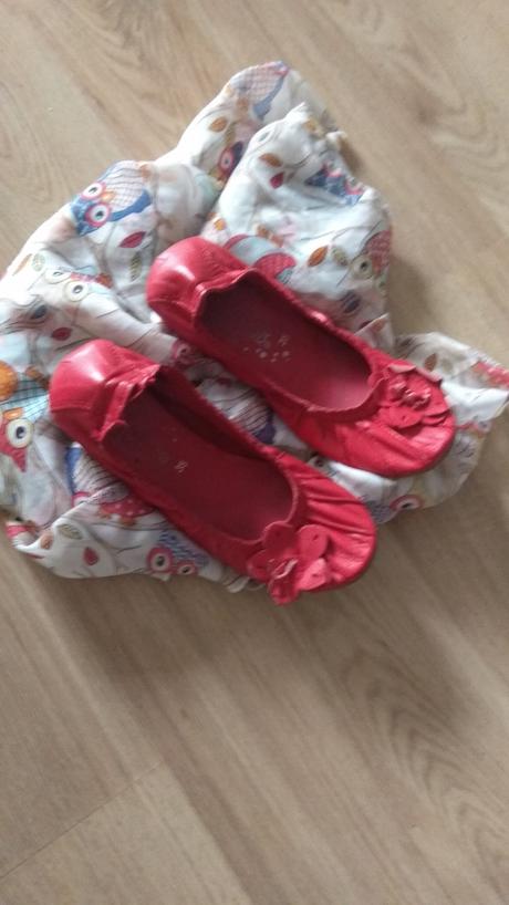 Červené balerínky, 35