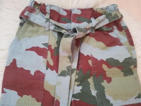 Nohavice s maskáčovým vzorom, zara,34