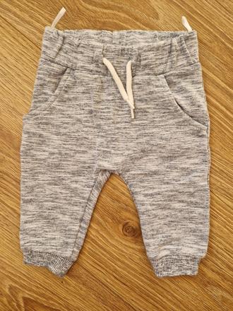 C&a zateplené bavlnené tepláky veľ.68, c&a,68