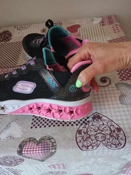 Svietiace tenisky, skechers,36