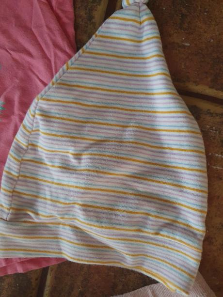 Tepláky, čiapka, tričko, ponožky,nohavičky v.86, 86–98