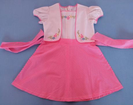 Pekné dievčenské šaty v. 116, 116
