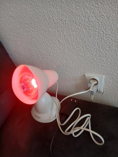 Infračervená lampa,