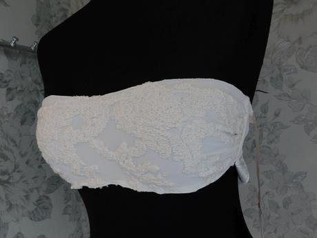 Luxusna plavkova podprsenka,mliečnej farby, 34 / 36 / xs