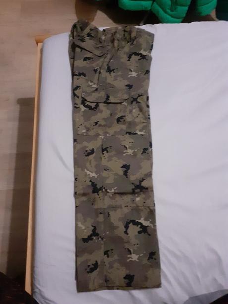 Nohavice maskáčové, 134