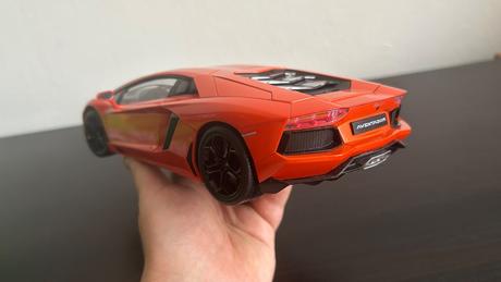 Lamborghini aventador 1/18 welly nex,