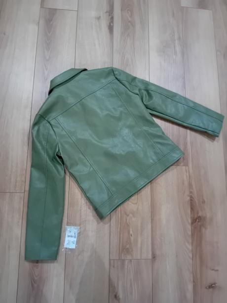 Koženková bunda, 146