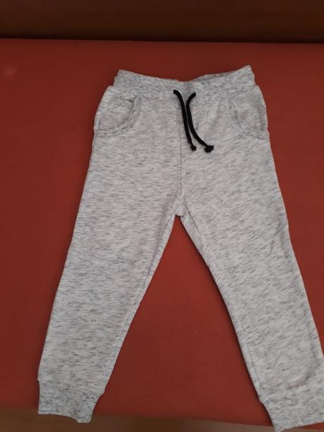 Pekne teplaky pre chlapca, reserved,110